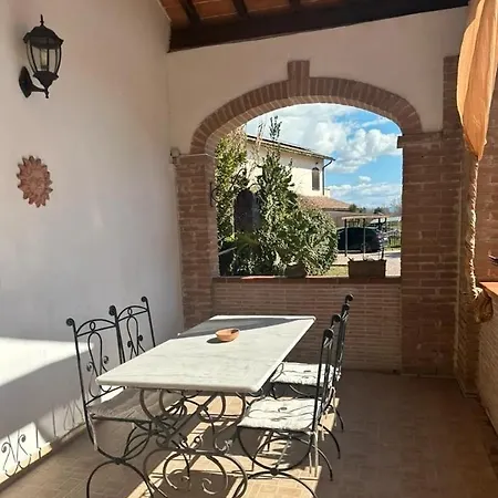 Bioagriturismo Podere Bellavista مزرعة للإقامة *